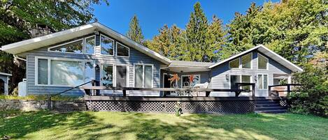 House (4 Bedrooms) | Exterior