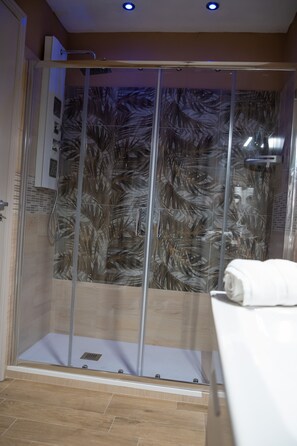 Romantic Double Room | Bathroom - DolceVita (Messina)