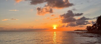 Casa Luna - 3 Minutes to Seven Mile Beach