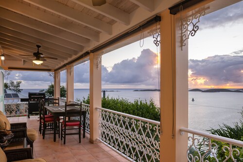 "Pristine 2bdrm/2bth, Epic Views, Generator, 5 Star reviews, Near Cruz Bay!"