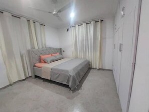 2 chambres, fer et planche à repasser, Wi-Fi, literie fournie