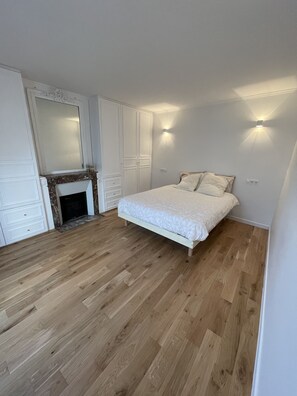 1 bedroom, in-room safe, iron/ironing board, free WiFi - Cozy Flat in Invalides, center of Paris (Paris)