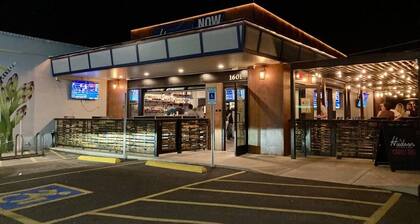 The Hudson Suite Spot - Studio Apt Close to ASU