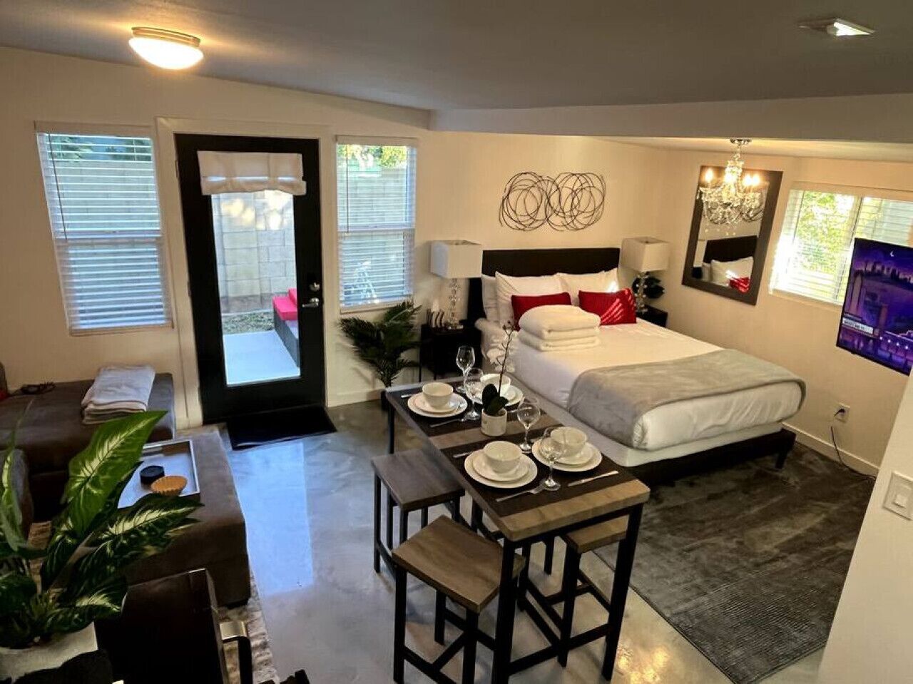 1 habitación, tabla de planchar con plancha, wifi y ropa de cama 