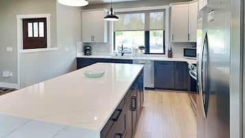 House (5 Bedrooms) | Kemudahan hartanah