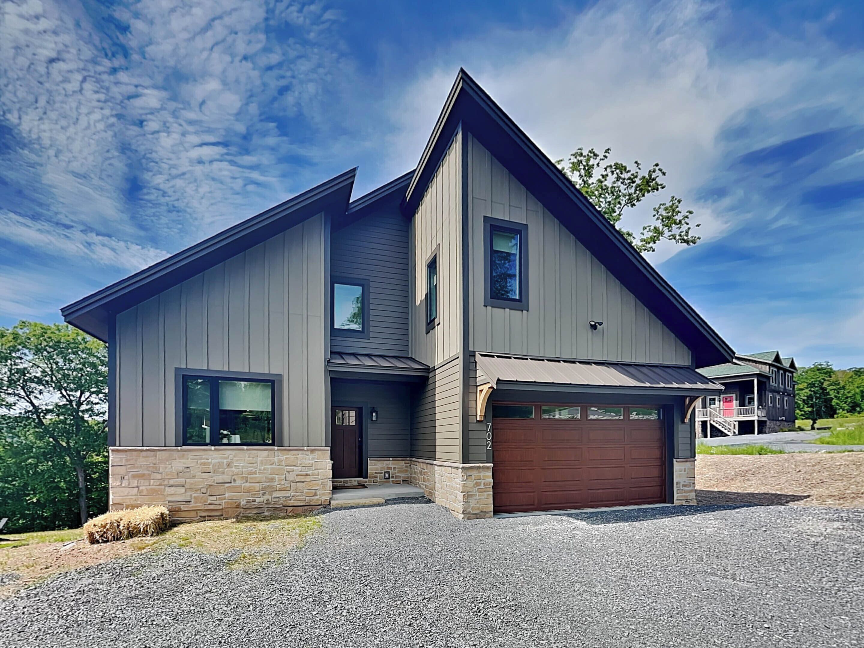 House (5 Bedrooms) | Front of property