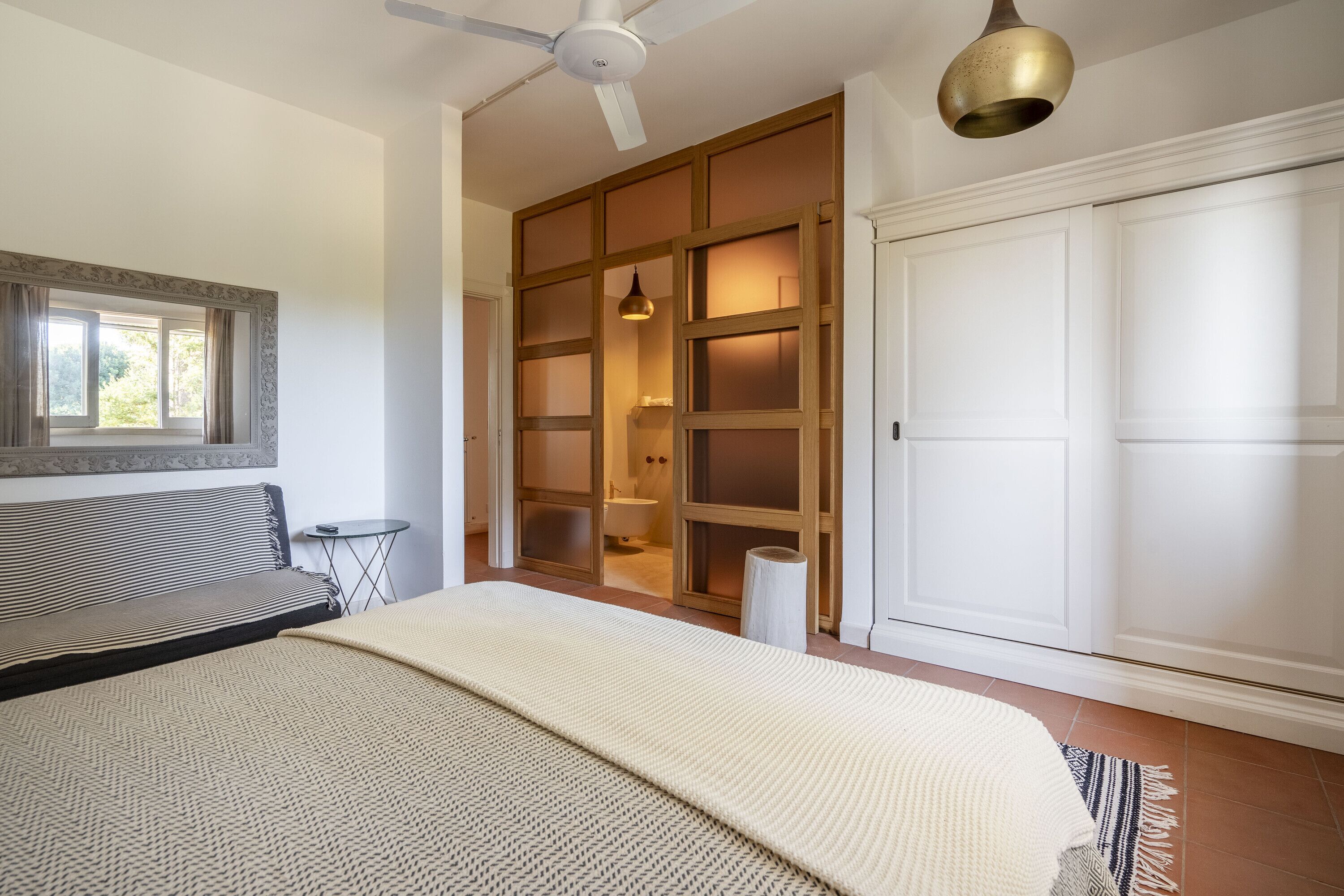 3 habitaciones, tabla de planchar con plancha y wifi gratis 