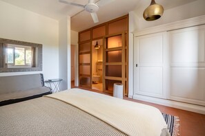 3 chambres, fer et planche à repasser, accès au Wi-Fi (inclus)