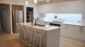 Microondas y lavavajillas 