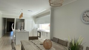 Microondas y lavavajillas 