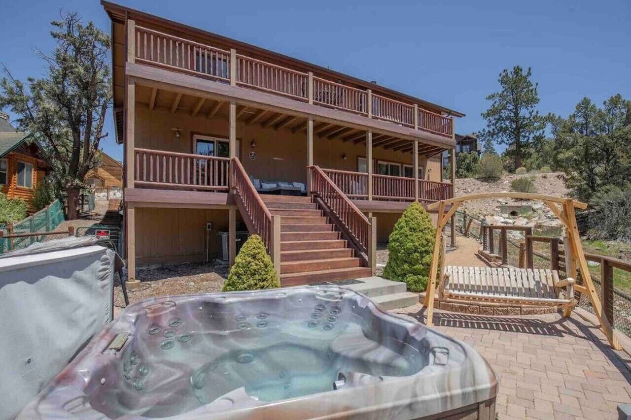 BearBrae - Lux LogHome + Hot Tub & Game Room