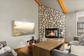 Smart-tv en een open haard