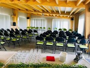 Meeting facility - Ferme du Château (Monampteuil)
