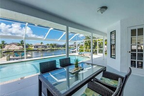 A heated pool - VRCC Villa Sea Star (Cape Coral)