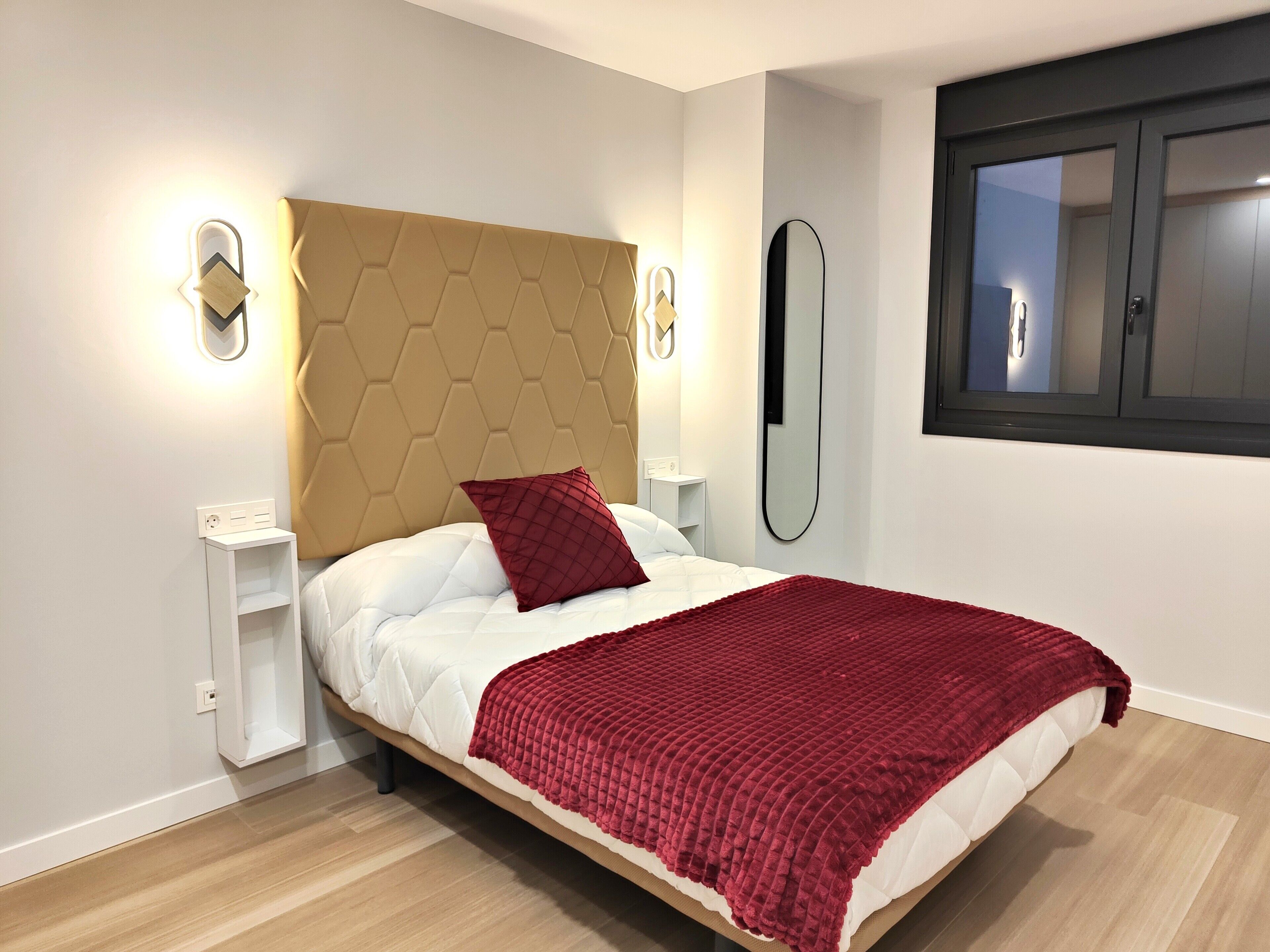 2 bedrooms, desk, iron/ironing board, WiFi