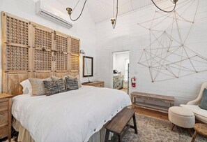 Unclassified image, 3 of 21, button