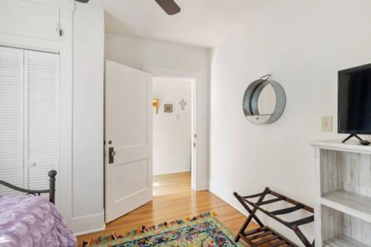 3 bedrooms, desk, travel crib, free WiFi