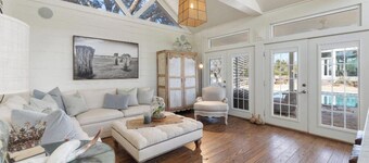 Round Top entertainer's oasis w/POOL, Pond & more!
