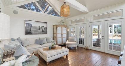 Round Top entertainer's oasis w/POOL, Pond & more!