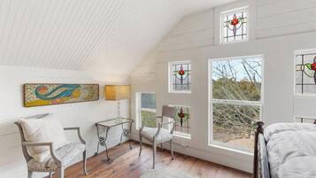 4 chambres, lit de bébé portatif, Wi-Fi, literie fournie