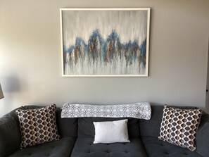 Smart-TV, peis og bøker