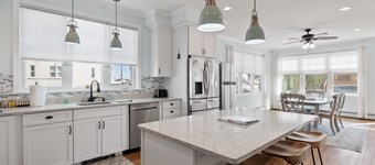 Luxurious 5-bedroom home steps from Hampton Beach & all entertainment