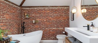 Inkwell Suite at Spofford Lodge