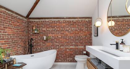 Inkwell Suite at Spofford Lodge