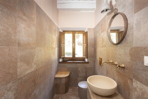 Doccia, articoli per l'igiene personale ecosostenibili, asciugacapelli