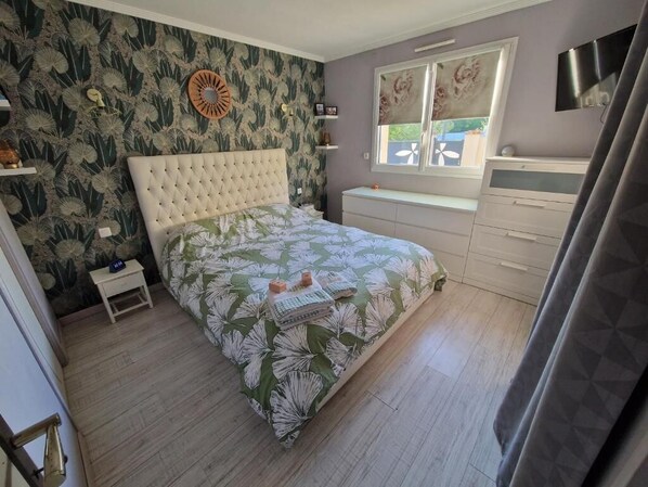1 bedroom, iron/ironing board, WiFi, bed sheets