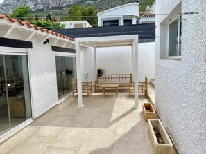 تناول الطعام بالخارج
