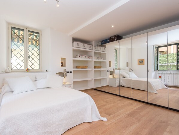 1 bedroom, iron/ironing board, travel cot, free WiFi