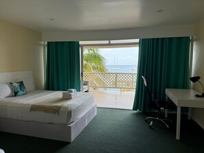 Mobiliario individual, escritorio, espacio para trabajar con un portátil