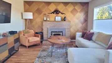 Smart TV, fireplace, DVD player