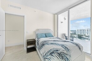 3 quartos, ferros/tábuas de passar roupa, Wi-Fi de cortesia