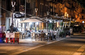 Outdoor dining - Porto Empedocle Vigata (Porto Empedocle)