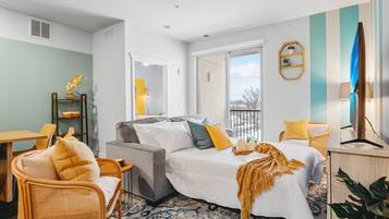 2 bedrooms, desk, iron/ironing board, free WiFi