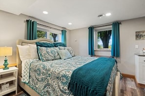 6 habitaciones, tabla de planchar con plancha y cuna de viaje 