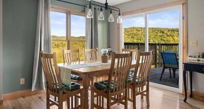 Beautiful driftless area home next to snowmobile trail!