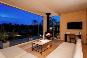 Smart TV, fireplace, printers