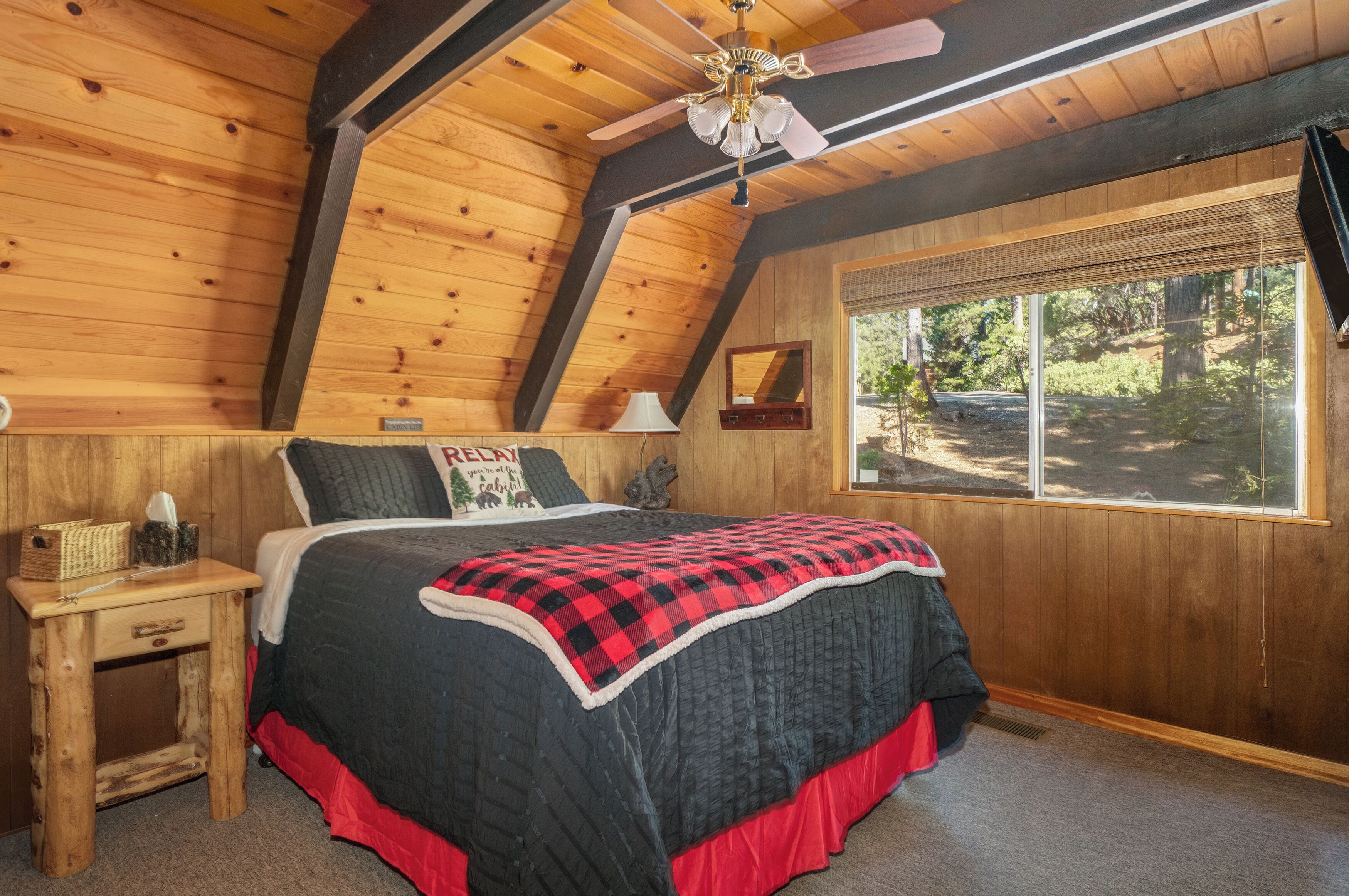 3 chambres, bureau, fer et planche à repasser, accès au Wi-Fi (inclus)