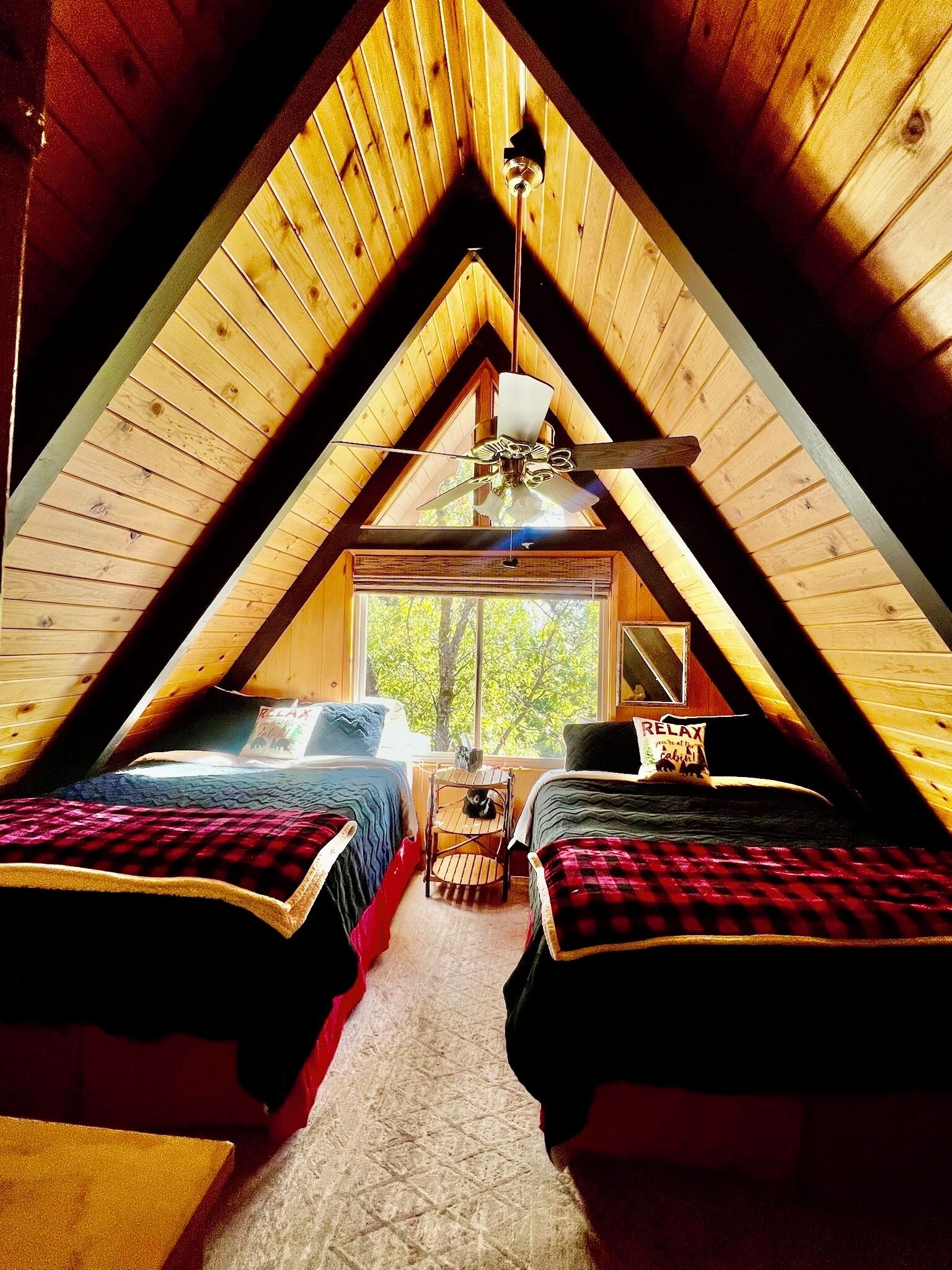 3 soverom, skrivebord, strykejern/-brett og wi-fi (inkludert)