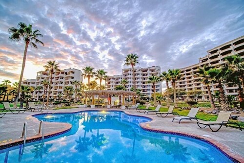 Lovely 3-bedroom Condo with pool D 201