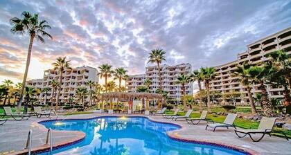 Lovely 3-bedroom Condo with pool D 201