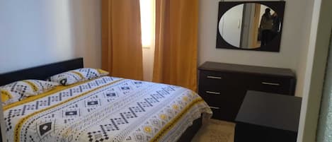 1 habitación, wifi y ropa de cama