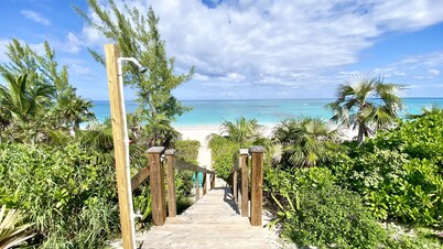 Private Villa on most stunning pink sand beach