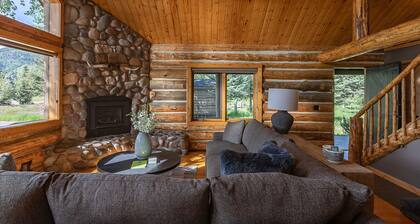Chambord Lodge Your Dream Alpine Retreat across from Ferry Peak
