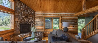 Chambord Lodge Your Dream Alpine Retreat across from Ferry Peak