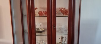 MOM'S HOUSE