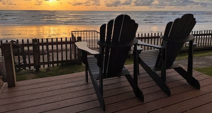 Purple Moon #3 - Beautiful Beachfront home with private access to the beach